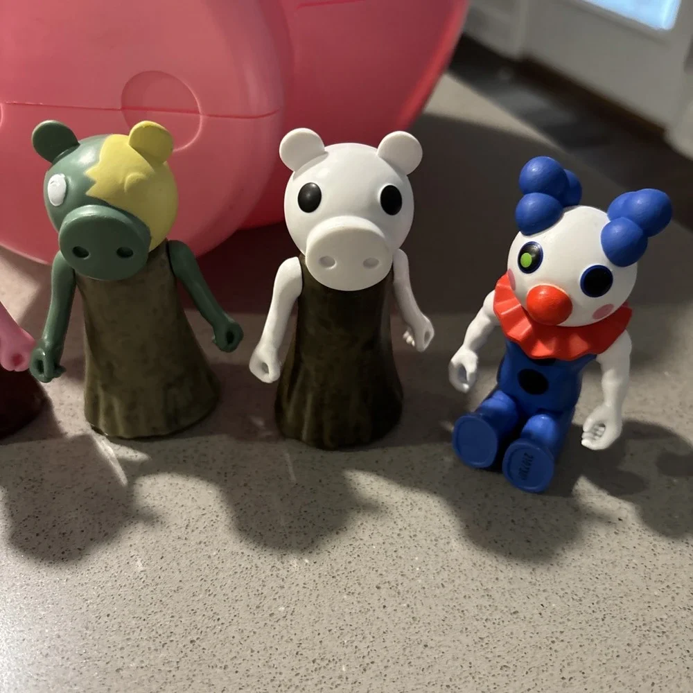 Roblox Minitoon 2020 Piggy Head Bank Roblox With‎ 5 Figures